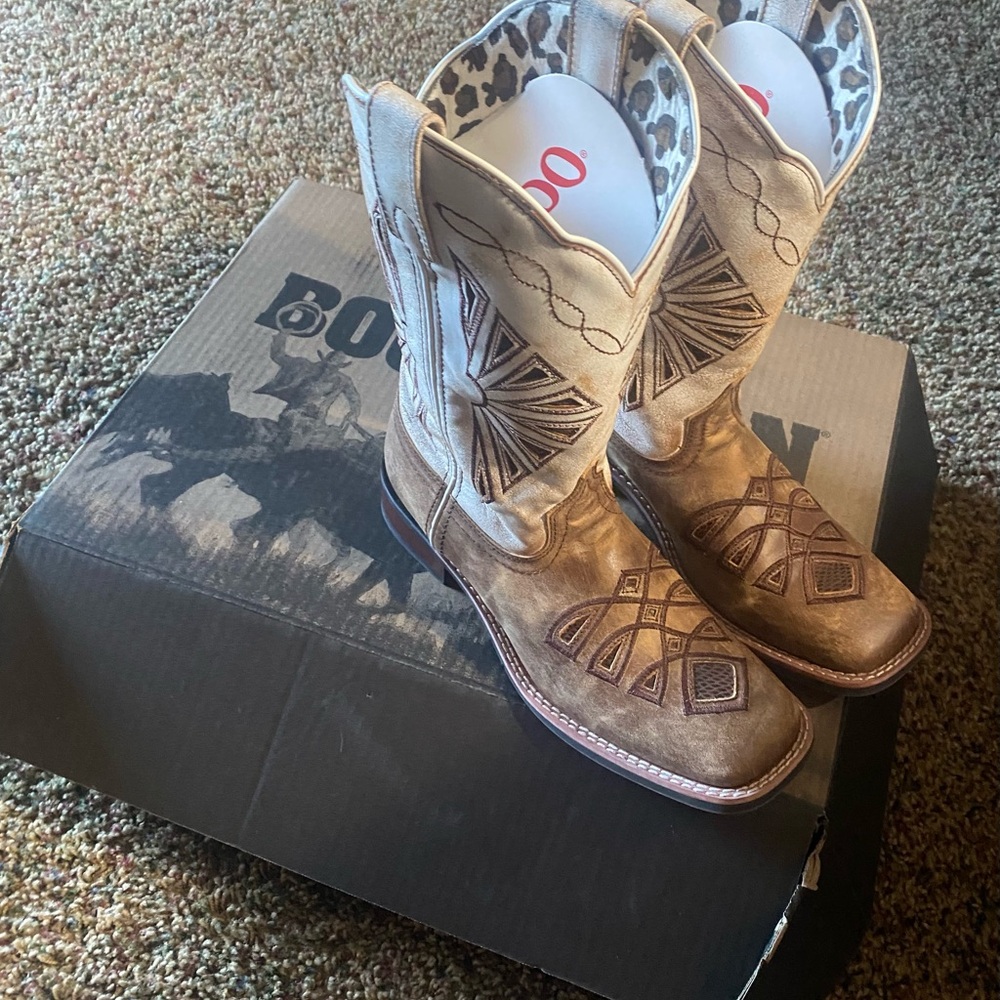 GORGEOUS Laredo Leather Square toe Cowboy Boots ! Size 9.5 Rare Color/Style ! - Picture 15 of 16
